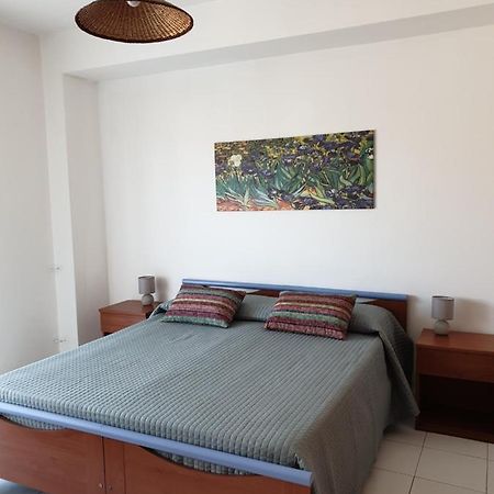 Baia Alcantara Apartments Giardini Naxos Exteriör bild
