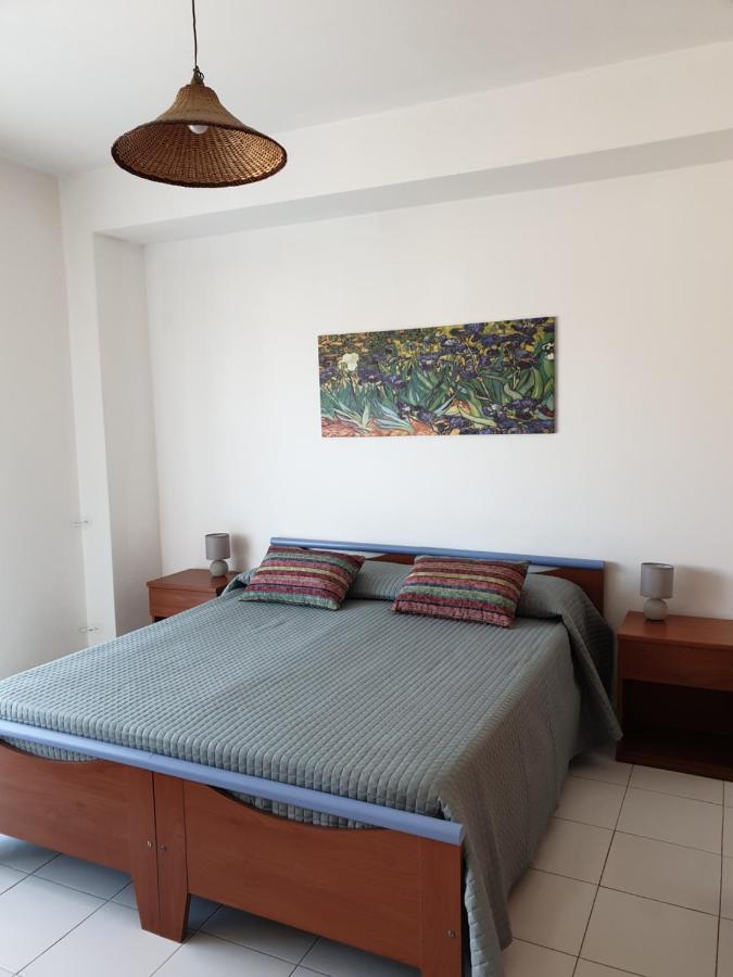 Baia Alcantara Apartments Giardini Naxos Exteriör bild