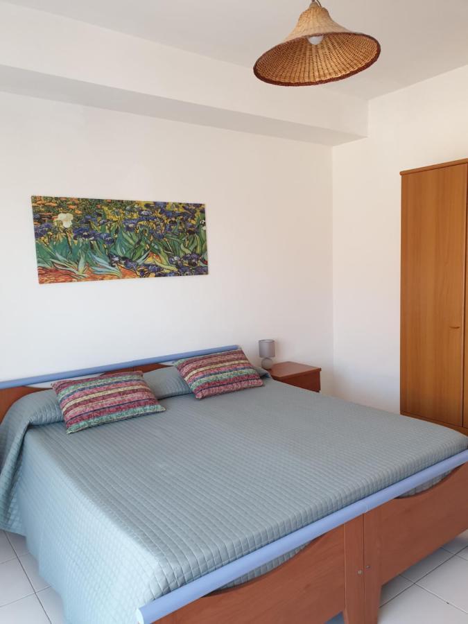 Baia Alcantara Apartments Giardini Naxos Exteriör bild