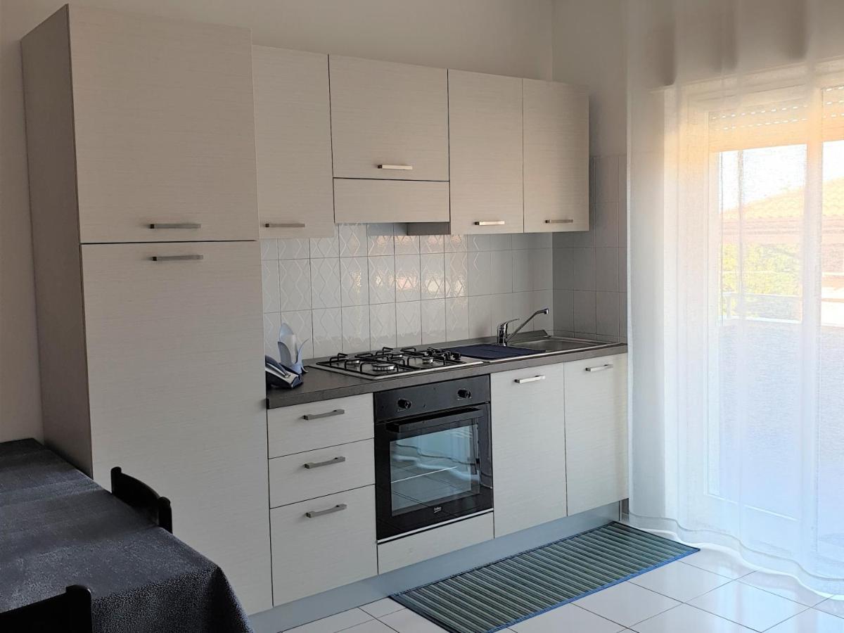 Baia Alcantara Apartments Giardini Naxos Exteriör bild